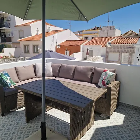 House With Private Roof Terrace In Centre Dom wakacyjny