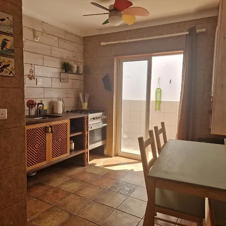 House With Private Roof Terrace In Centre Holiday home *
