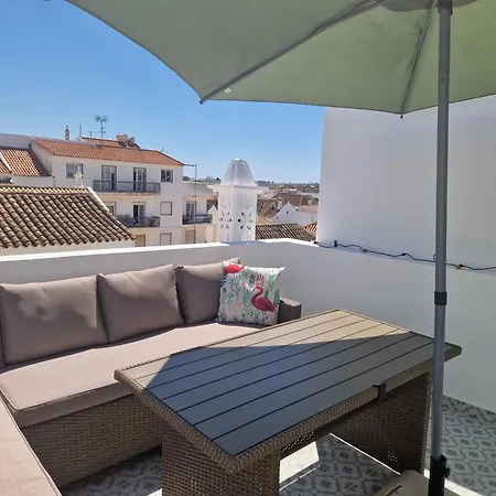 House With Private Roof Terrace In Centre *