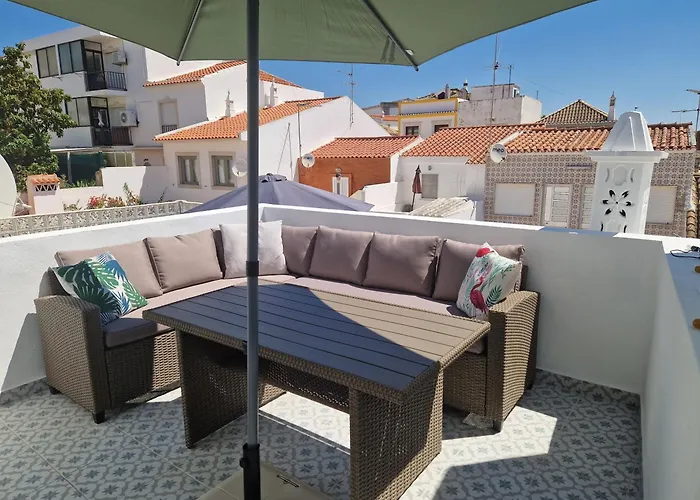 House With Private Roof Terrace In Centre Holiday home
